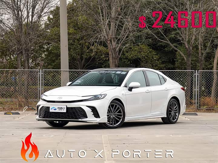 Фото 1 - Toyota Camry