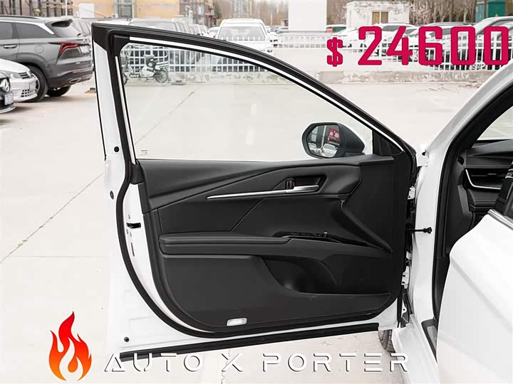 Фото 17 - Toyota Camry