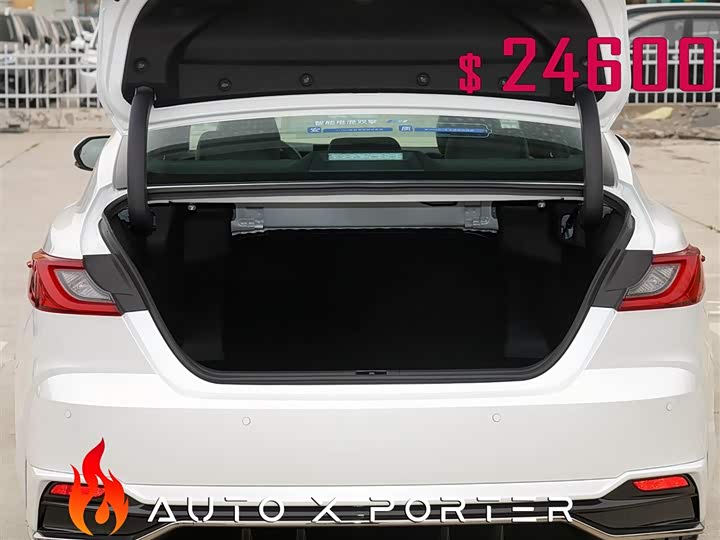 Фото 21 - Toyota Camry