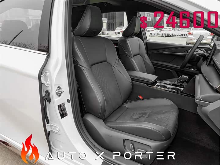 Фото 22 - Toyota Camry