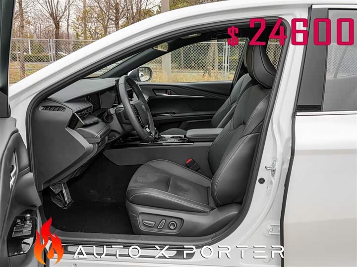 Фото 8 - Toyota Camry