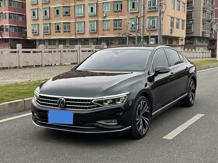 Фото 1 - Volkswagen Magotan