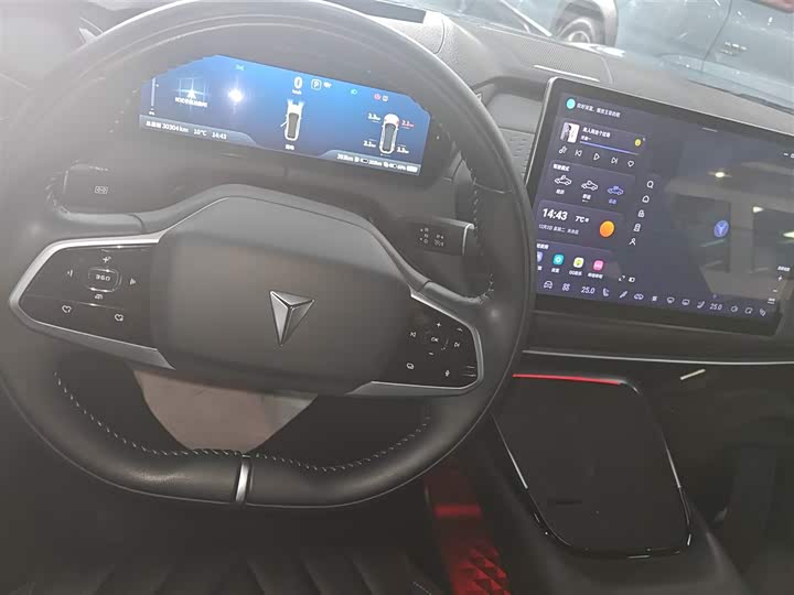 Фото 14 - Changan Deepal SL03