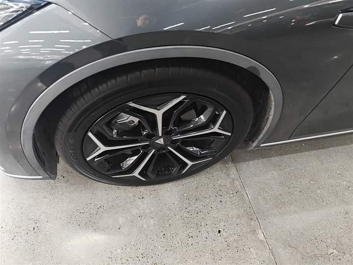 Фото 23 - Changan Deepal SL03