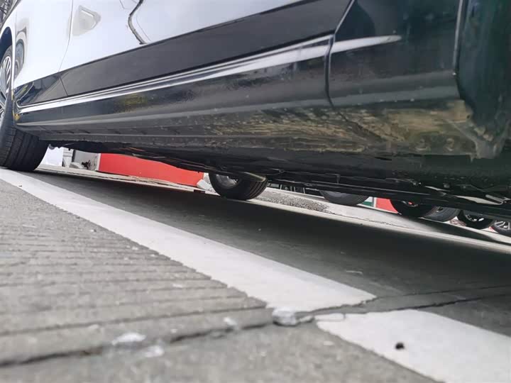 Фото 21 - Bestune B70