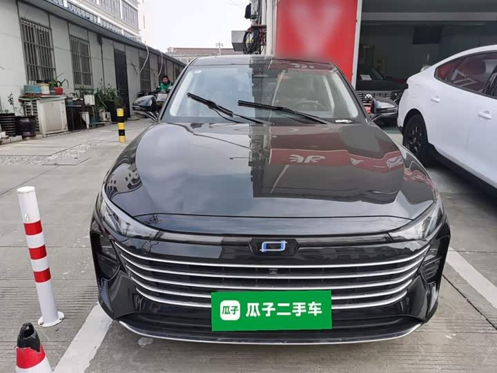 Фото 3 - Bestune B70