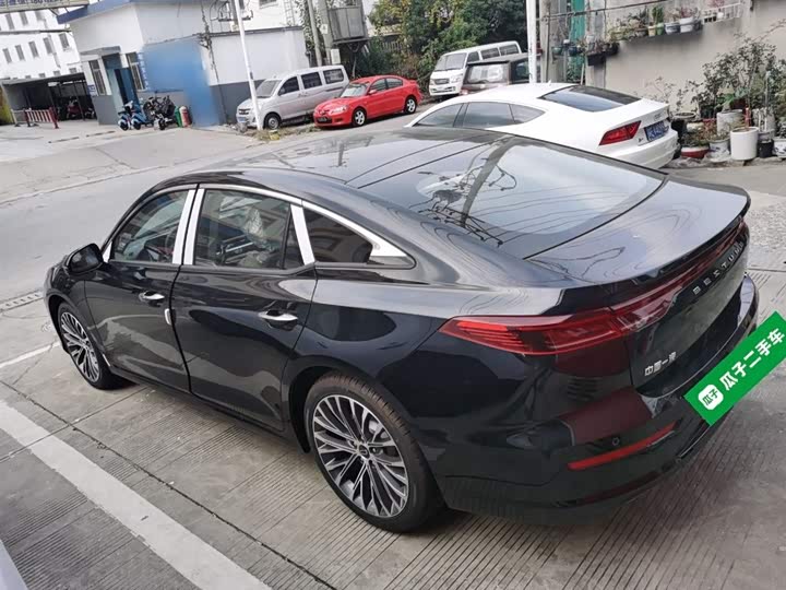 Фото 5 - Bestune B70