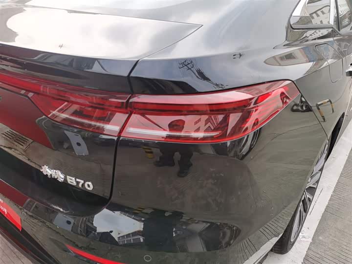 Фото 8 - Bestune B70