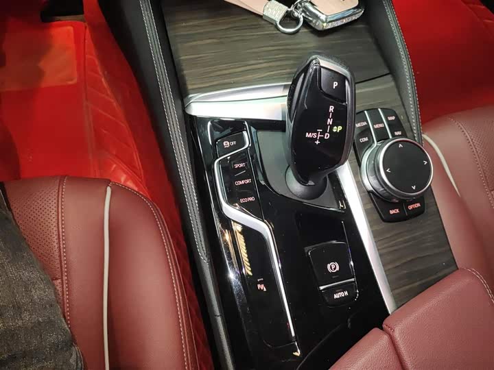 Фото 14 - BMW 5 Series