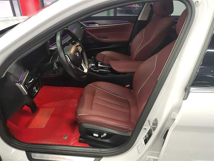 Фото 15 - BMW 5 Series