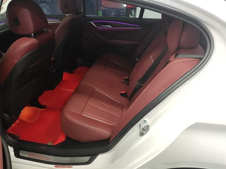 Фото 17 - BMW 5 Series