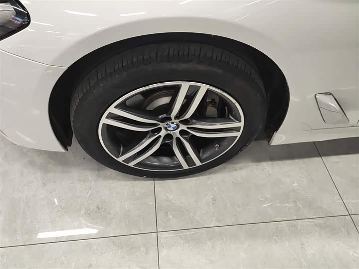 Фото 23 - BMW 5 Series