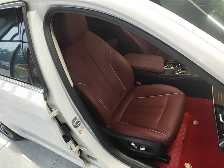 Фото 25 - BMW 5 Series