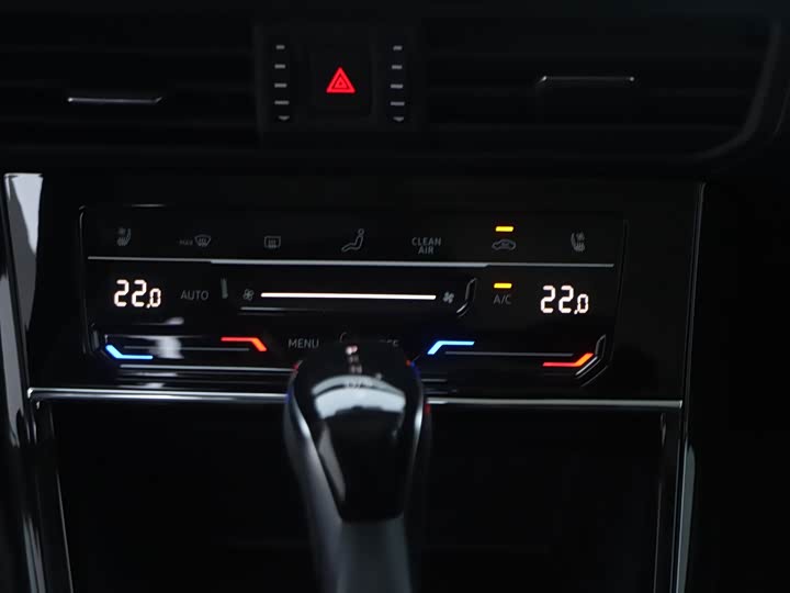 Фото 18 - Volkswagen Passat