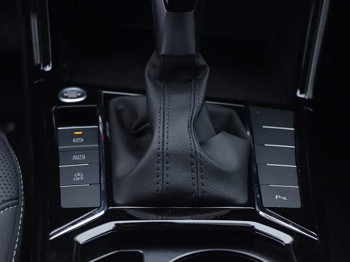 Фото 19 - Volkswagen Passat