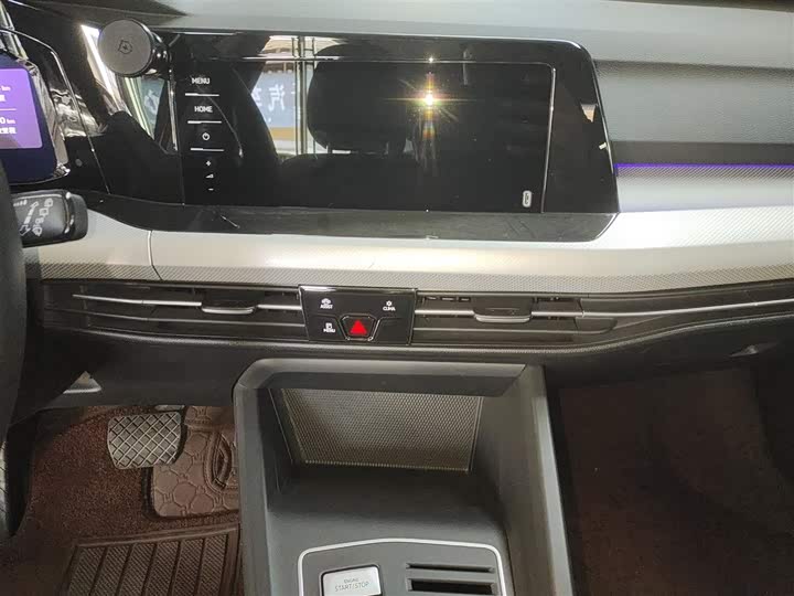 Фото 13 - Volkswagen Golf