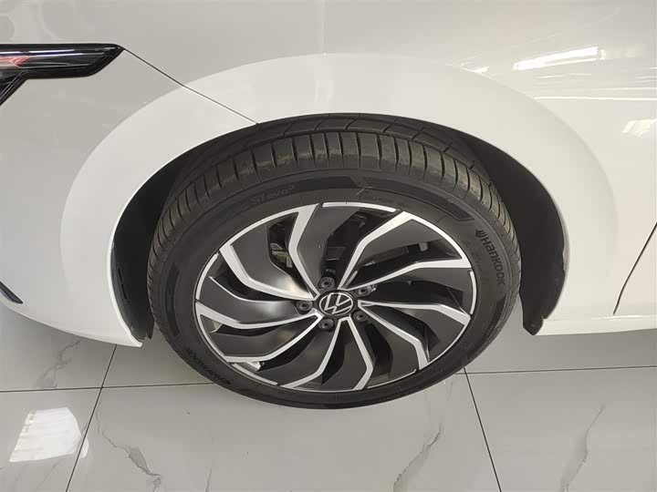 Фото 23 - Volkswagen Golf