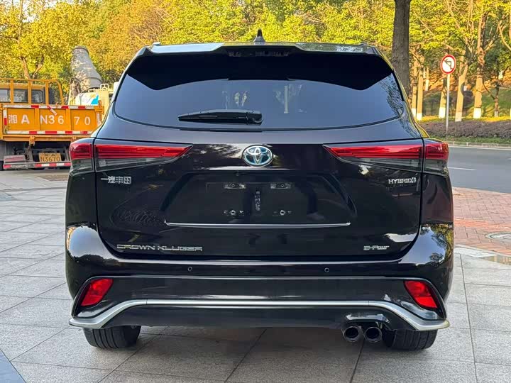 Фото 5 - Toyota Crown Kluger