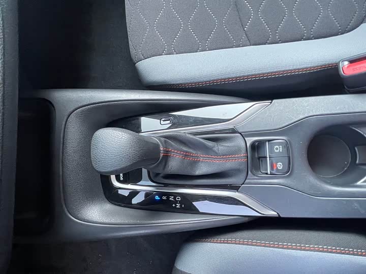 Фото 11 - Toyota Corolla