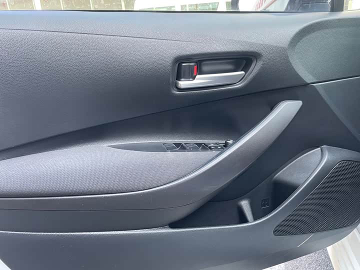 Фото 12 - Toyota Corolla