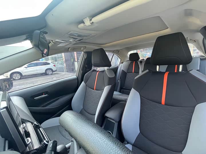 Фото 13 - Toyota Corolla