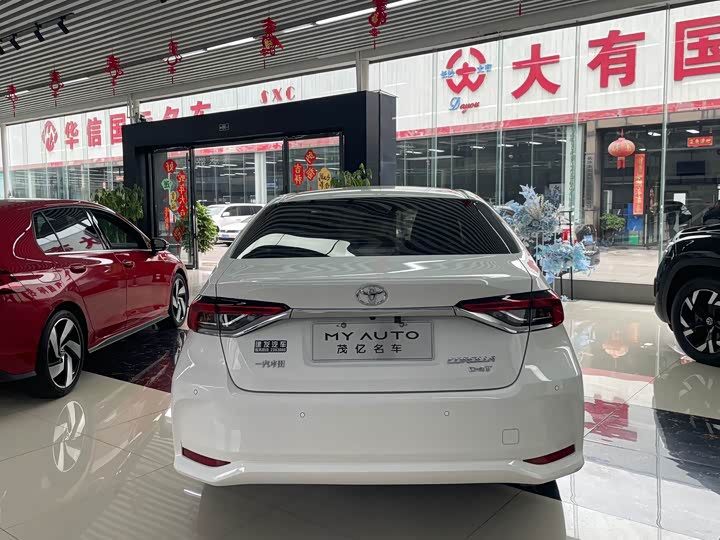 Фото 15 - Toyota Corolla