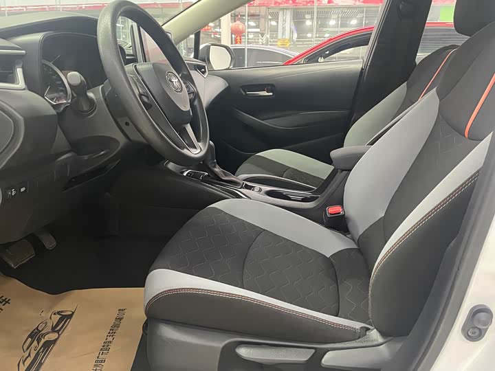 Фото 6 - Toyota Corolla