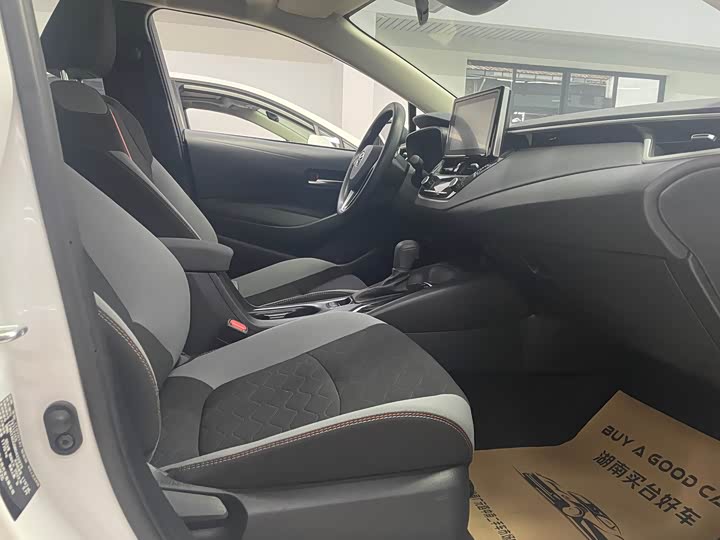 Фото 7 - Toyota Corolla