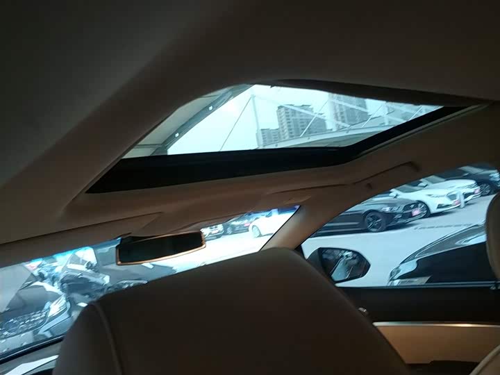 Фото 18 - Buick GL8 ES