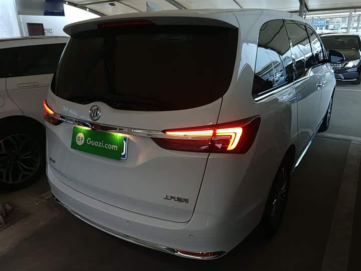 Фото 7 - Buick GL8 ES