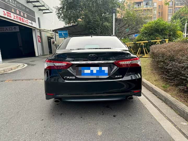 Фото 4 - Toyota Camry