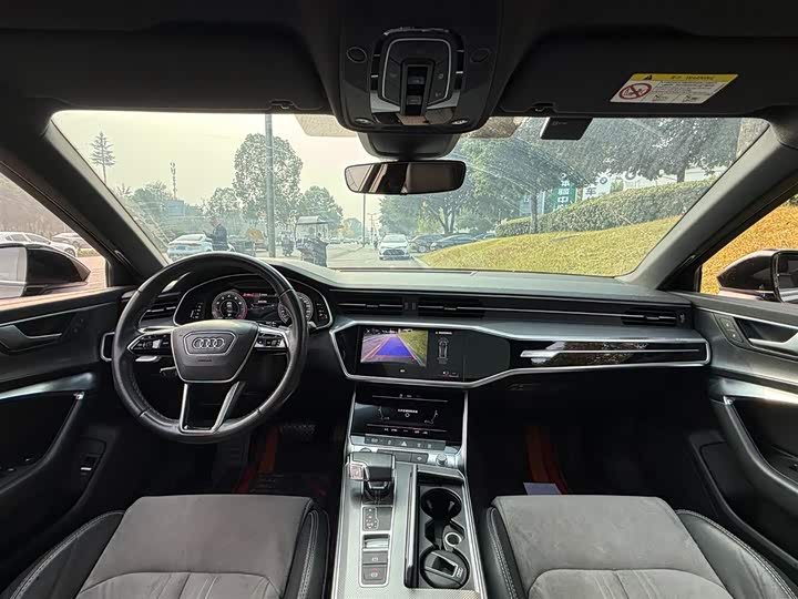 Фото 7 - Audi A6L