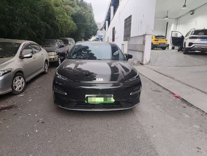 Фото 2 - Geely Galaxy Starshine 8 EM-i