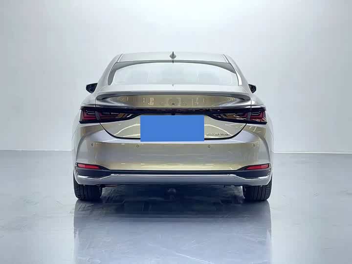 Фото 5 - Lexus ES