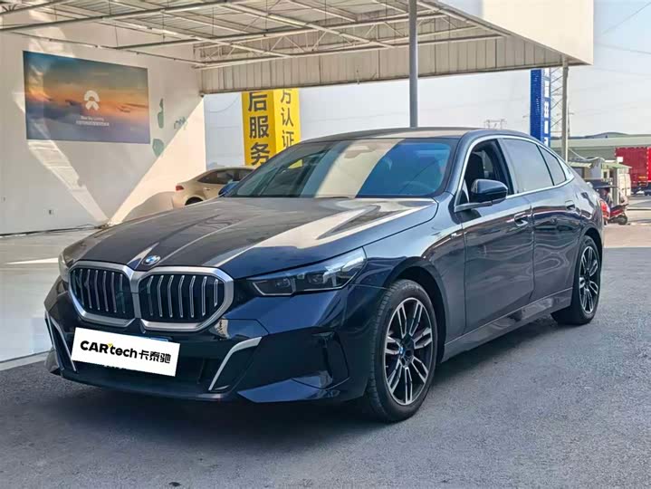 Фото 1 - BMW 5 Series