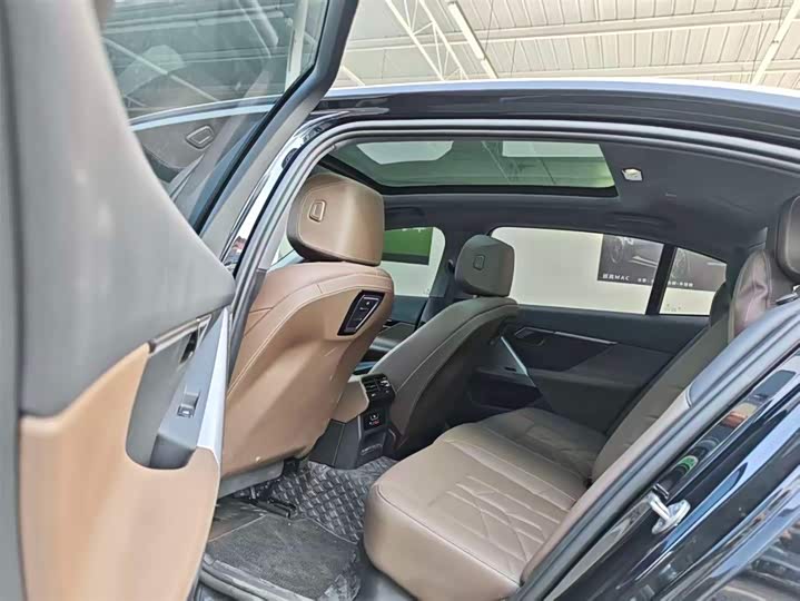 Фото 3 - BMW 5 Series