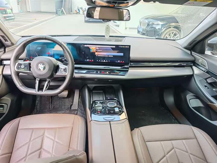 Фото 4 - BMW 5 Series