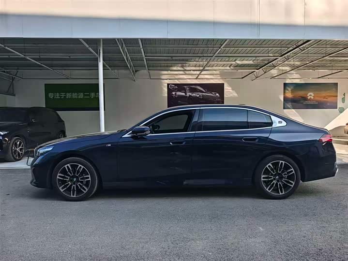 Фото 7 - BMW 5 Series