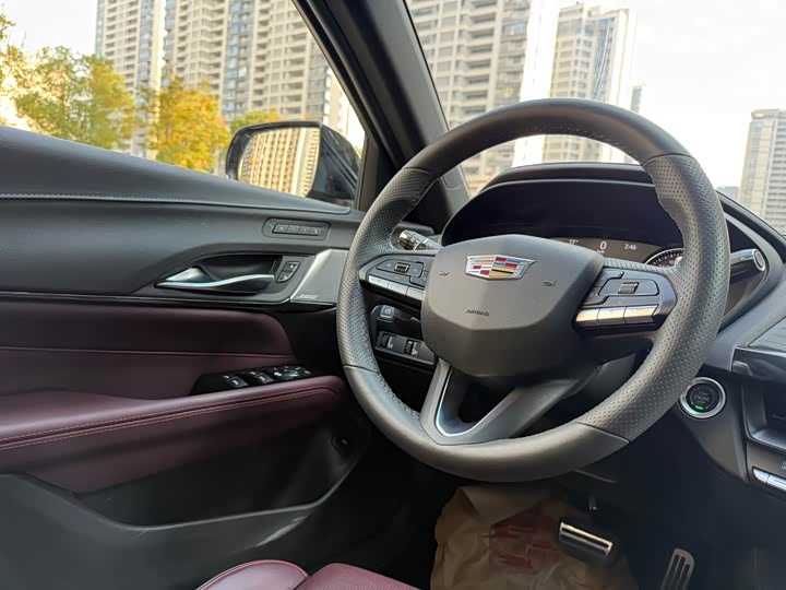 Фото 13 - Cadillac CT4