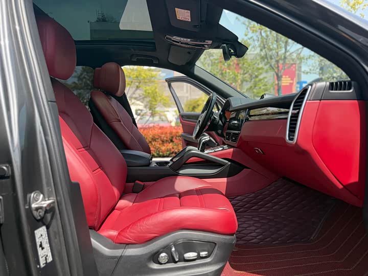 Фото 12 - Porsche Cayenne