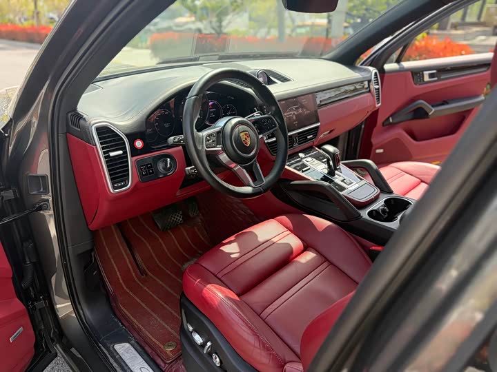 Фото 15 - Porsche Cayenne