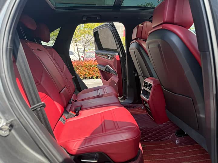 Фото 16 - Porsche Cayenne