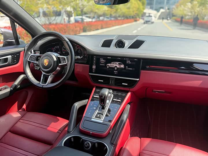 Фото 22 - Porsche Cayenne