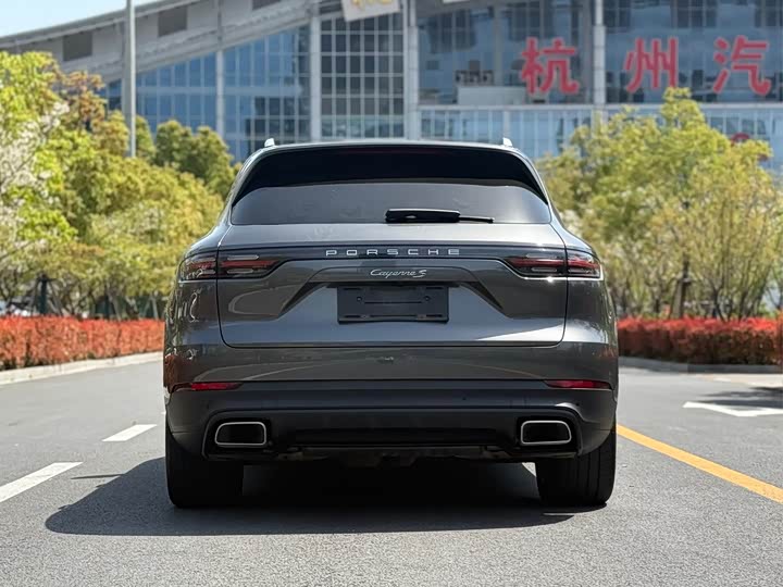 Фото 5 - Porsche Cayenne