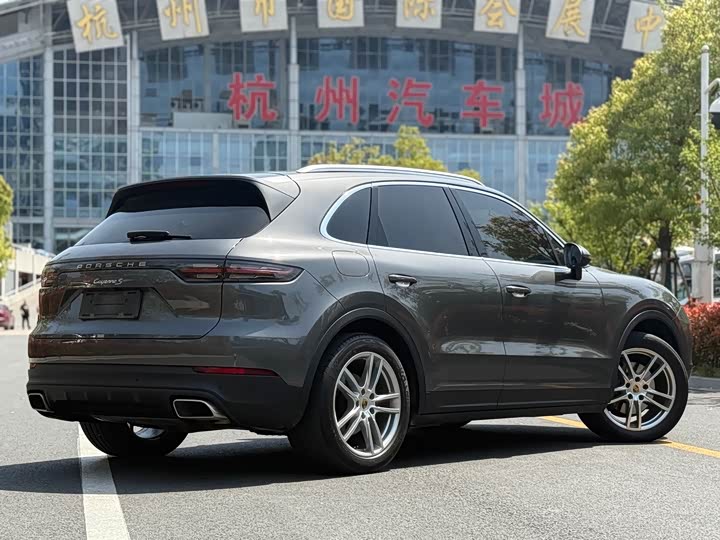 Фото 6 - Porsche Cayenne