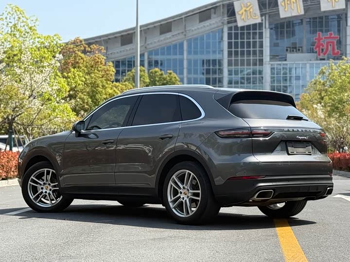 Фото 7 - Porsche Cayenne