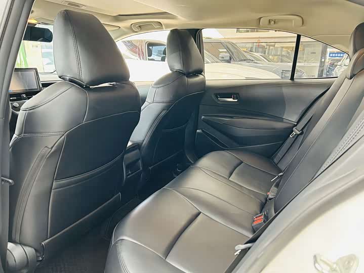 Фото 6 - Toyota Corolla