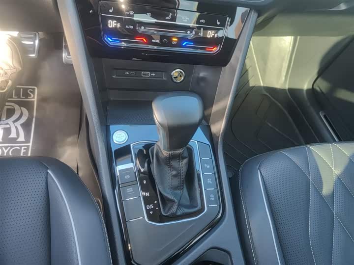 Фото 14 - Volkswagen Tiguan L Pro