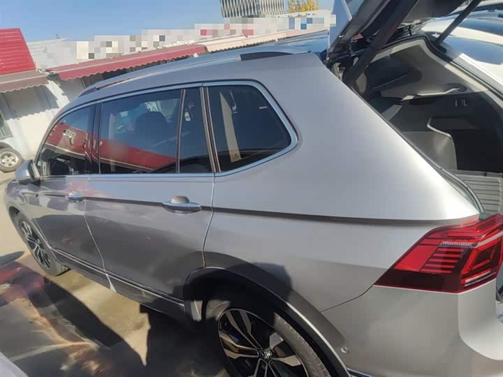 Фото 5 - Volkswagen Tiguan L Pro