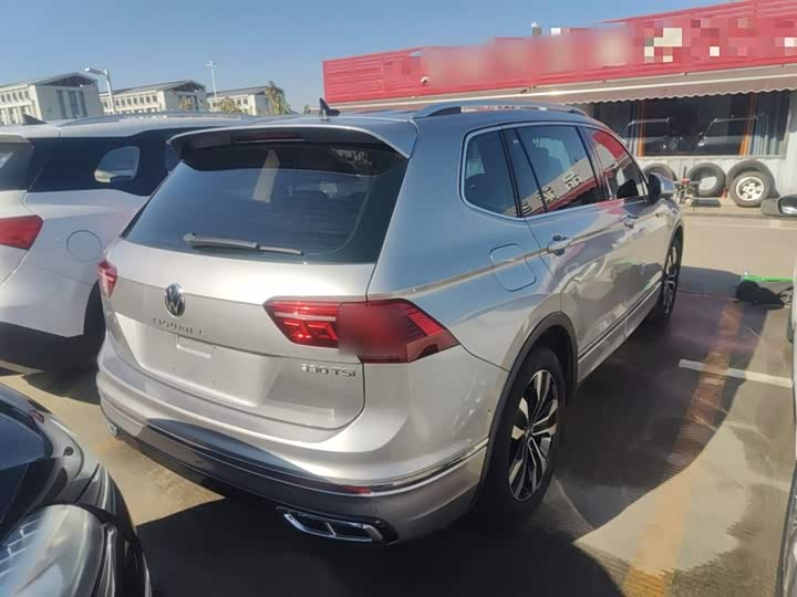 Фото 7 - Volkswagen Tiguan L Pro